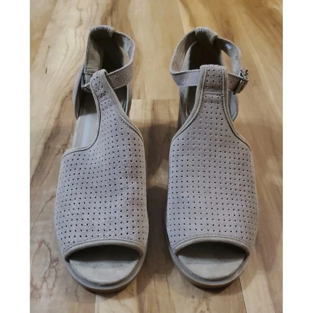Koolaburra By‎ UGG Ashlyn Suede Heeled Sandals Shoes Womens Size 9 Taupe